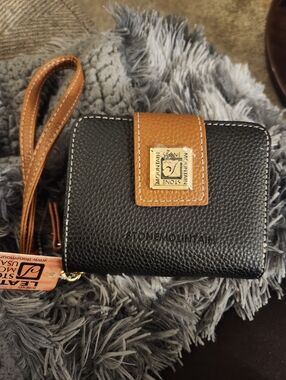 Stone Mountain Leather Wristlet Wallet